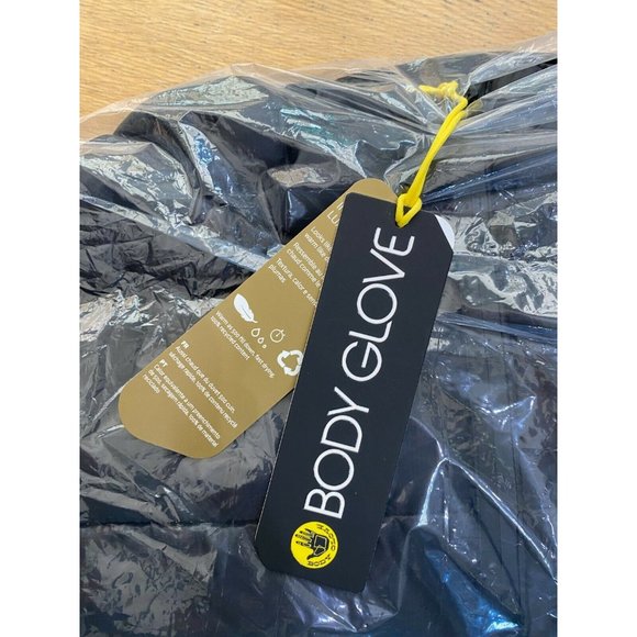 Body Glove Heavyweight Quilted Hooded Pullover - Picture 5 of 6